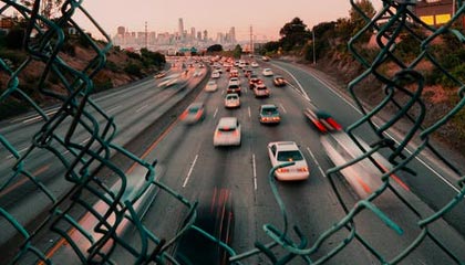 爱游戏app下载-曼联后防线三人缺阵调整成关键，曼联后卫线